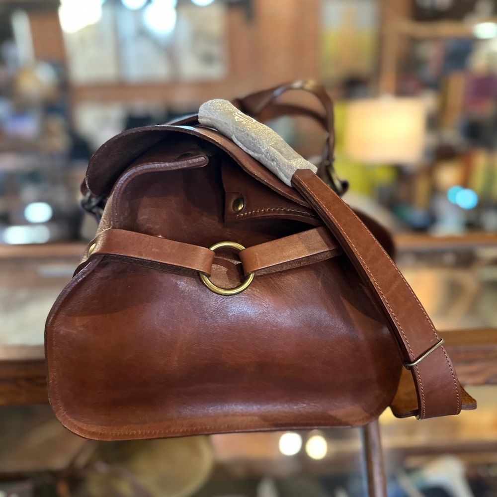 Vintage-Style Brown Leather Travel Duffel with Brass Hardware - Picture 7 of 9
